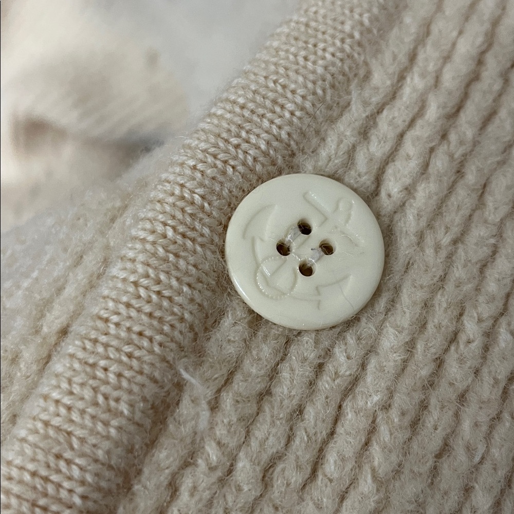 Vintage Tommy Hilfiger 100% Wool buttoned cardigan sz Large listing as a MEDIUM! - Picture 3 of 5